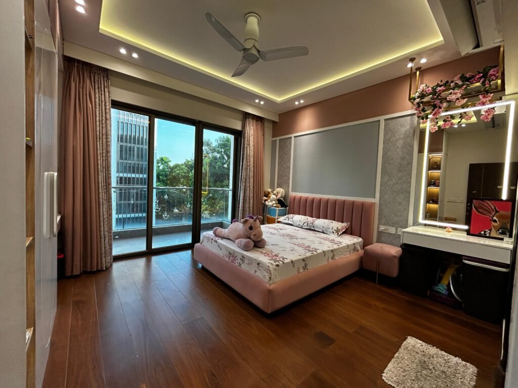 stay options in Greater Kailash Delhi